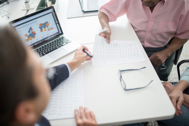 DATA-DRIVEN DECISIONS IN MANAGEMENT CONSULTING
